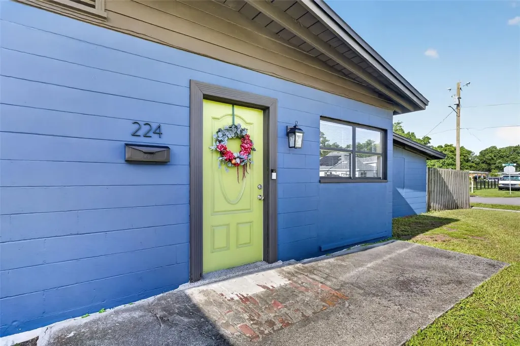 224 W Pierce Avenue Orlando FL 32809