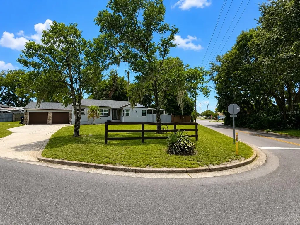 2400 S Laurel Avenue Sanford FL 32771