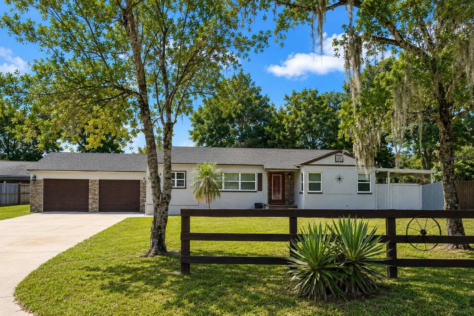 2400 S Laurel Avenue Sanford FL 32771