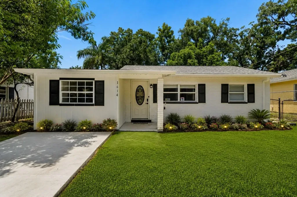1614 E Maple Avenue Tampa FL 33604