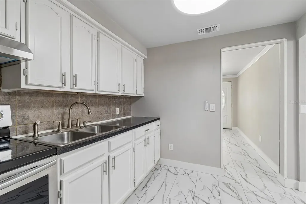 1614 E Maple Avenue Tampa FL 33604