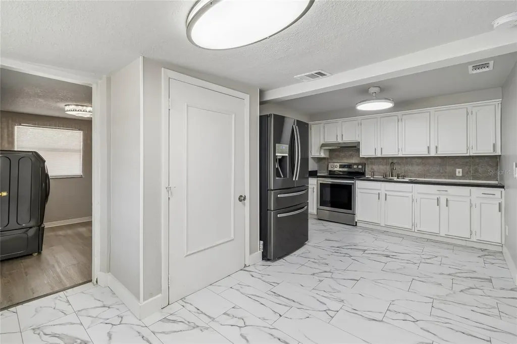 1614 E Maple Avenue Tampa FL 33604