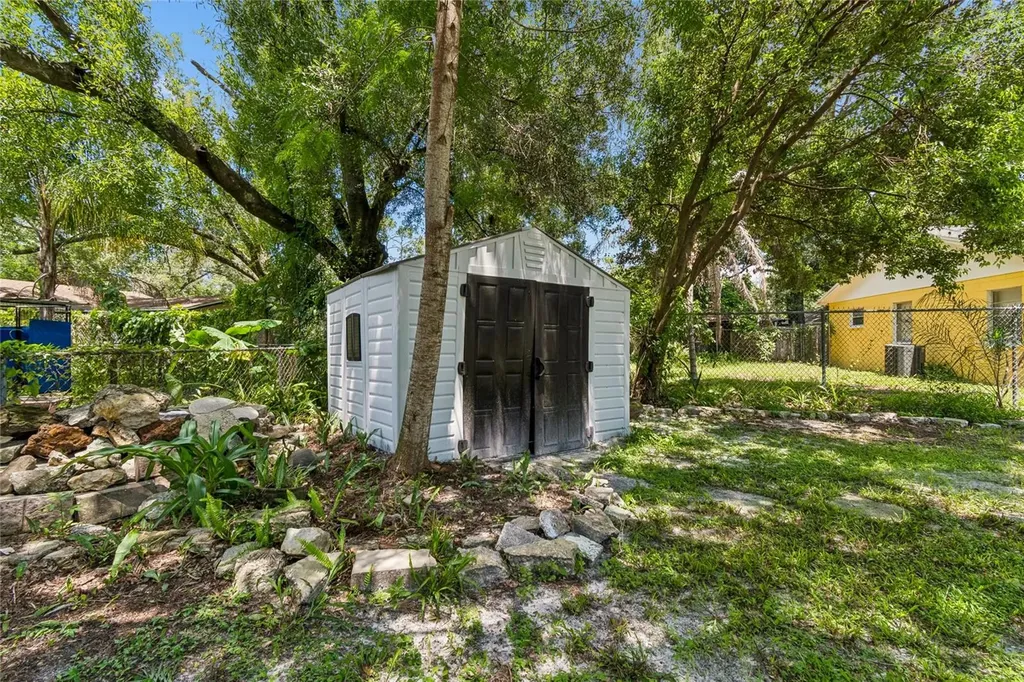 1614 E Maple Avenue Tampa FL 33604