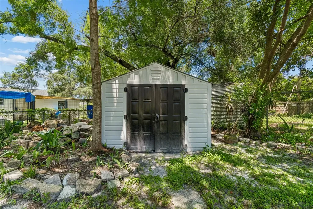 1614 E Maple Avenue Tampa FL 33604