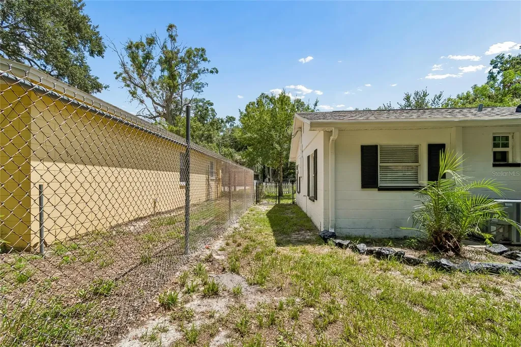 1614 E Maple Avenue Tampa FL 33604
