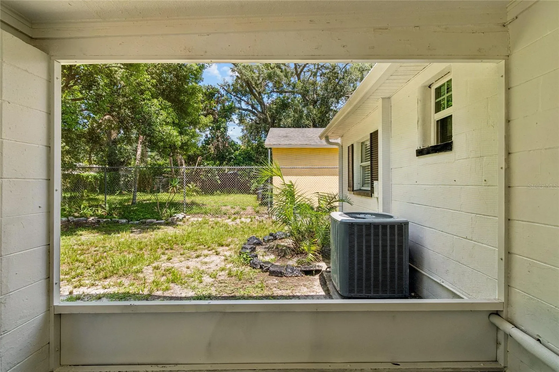 1614 E Maple Avenue Tampa FL 33604