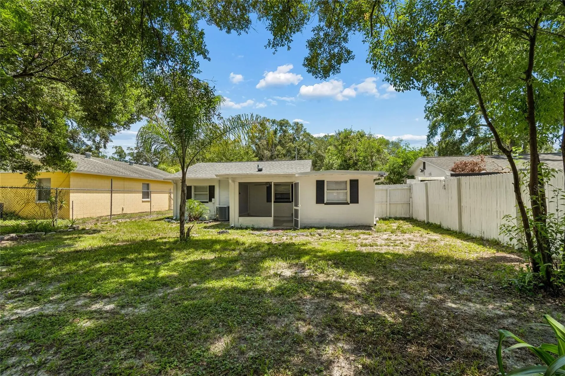 1614 E Maple Avenue Tampa FL 33604