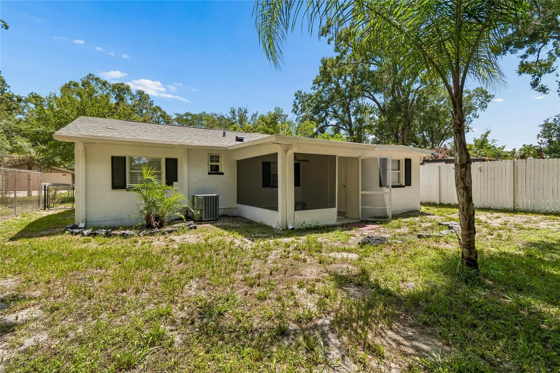 1614 E Maple Avenue Tampa FL 33604