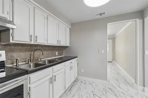 1614 E Maple Avenue Tampa FL 33604