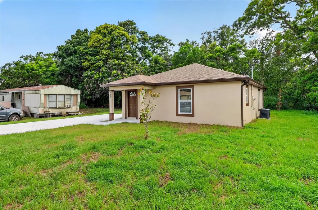 728 Henry Street Auburndale FL 33823