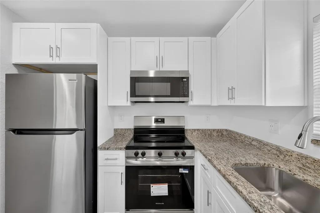 728 Henry Street Auburndale FL 33823
