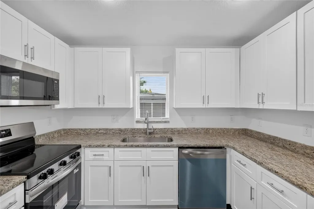 728 Henry Street Auburndale FL 33823