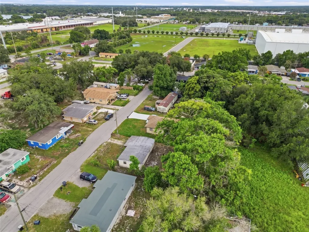 728 Henry Street Auburndale FL 33823