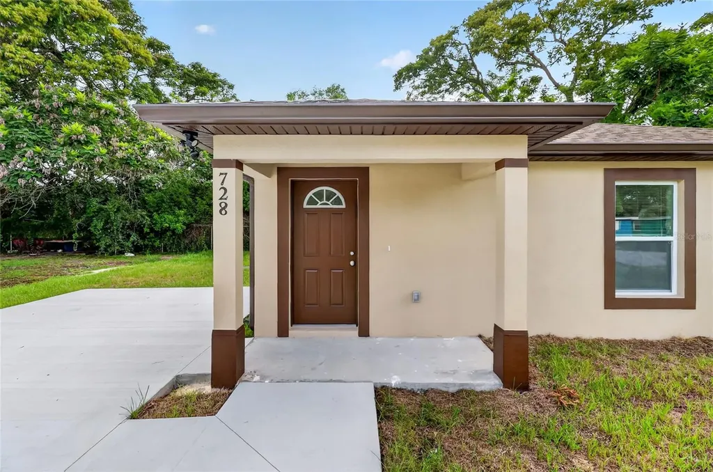728 Henry Street Auburndale FL 33823