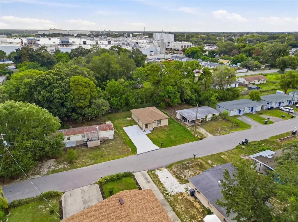 728 Henry Street Auburndale FL 33823