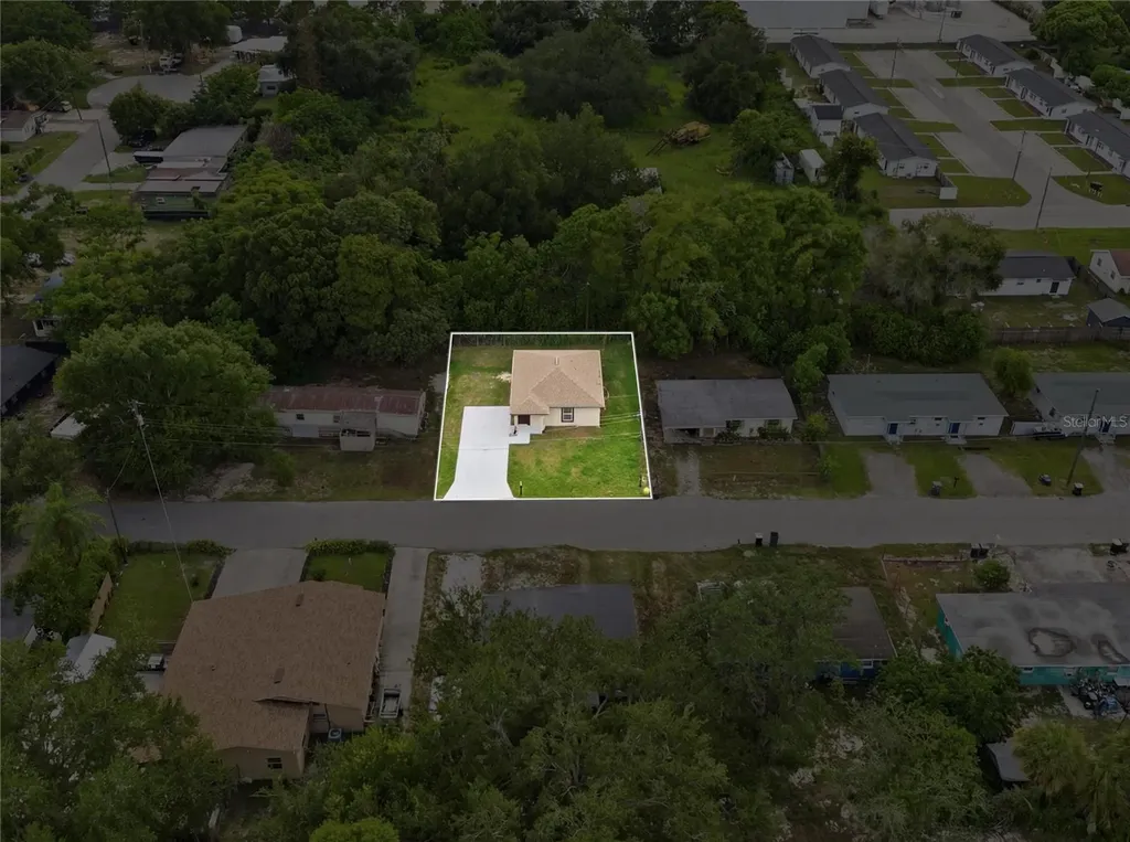 728 Henry Street Auburndale FL 33823