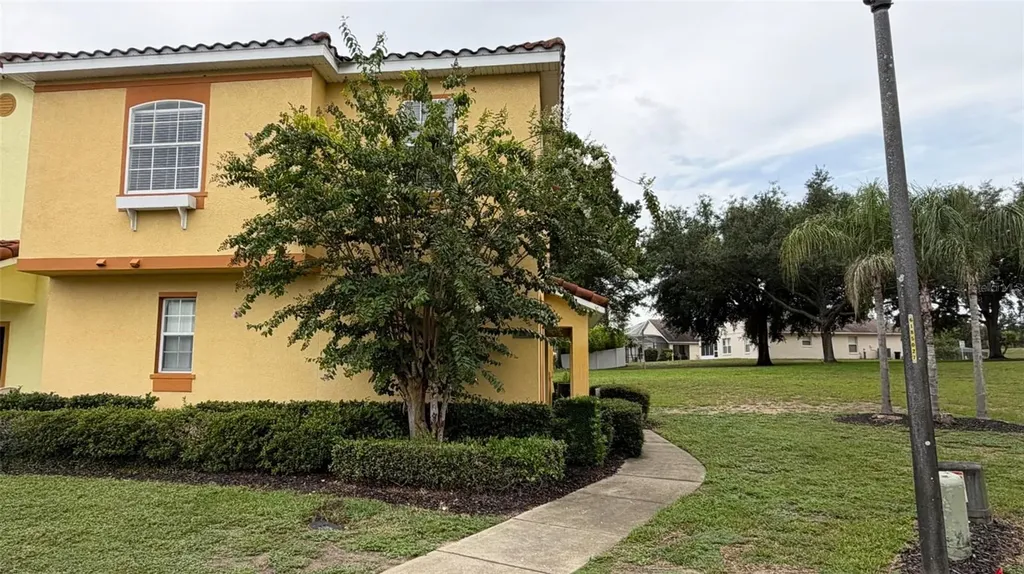 203 Madison Circle Davenport FL 33896