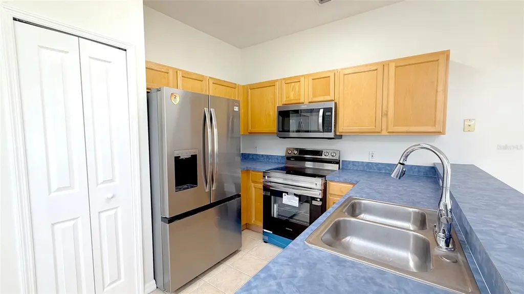 203 Madison Circle Davenport FL 33896