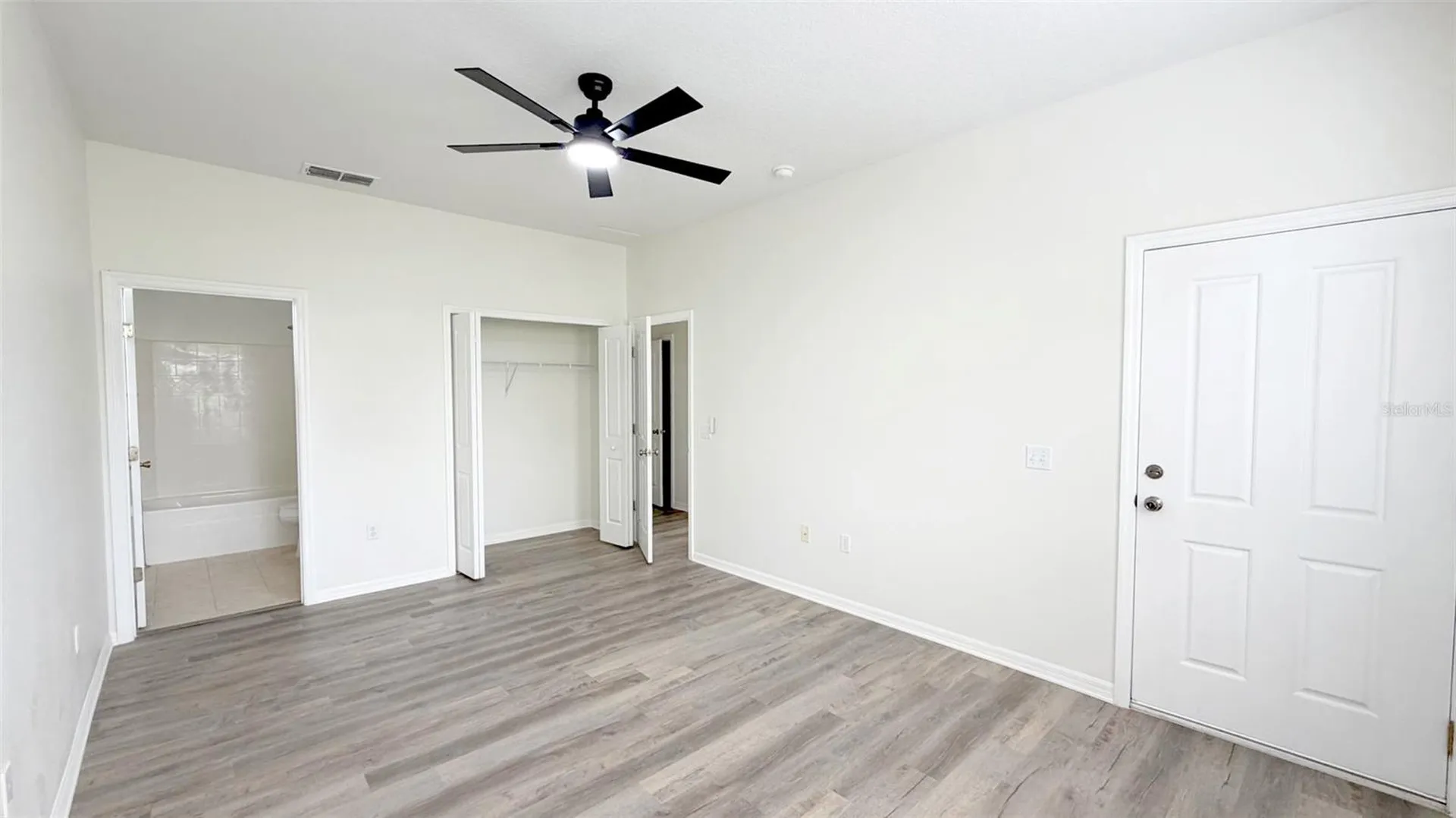 203 Madison Circle Davenport FL 33896