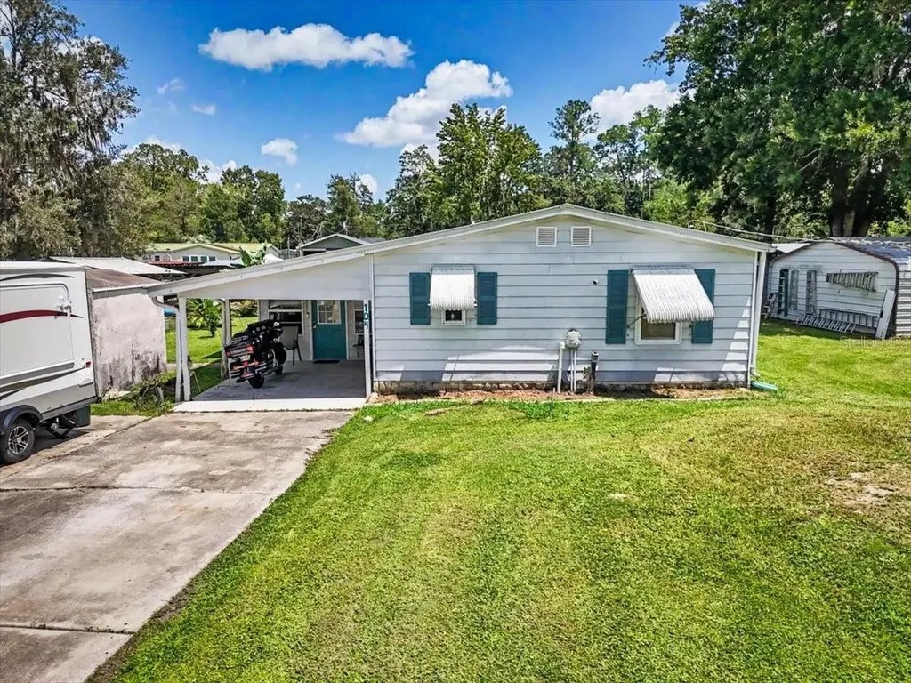 104 Edgewater Road Satsuma FL 32189