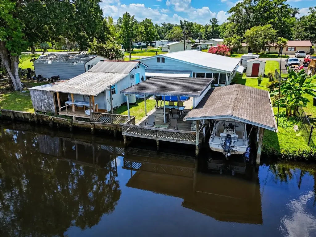 104 Edgewater Road Satsuma FL 32189