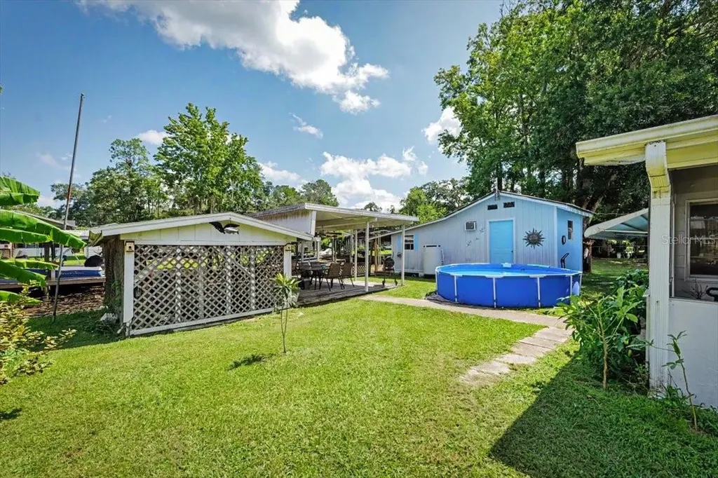 104 Edgewater Road Satsuma FL 32189