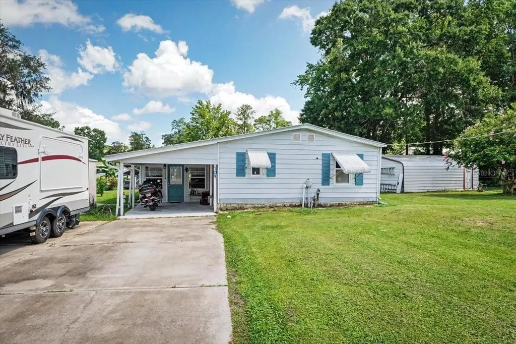 104 Edgewater Road Satsuma FL 32189