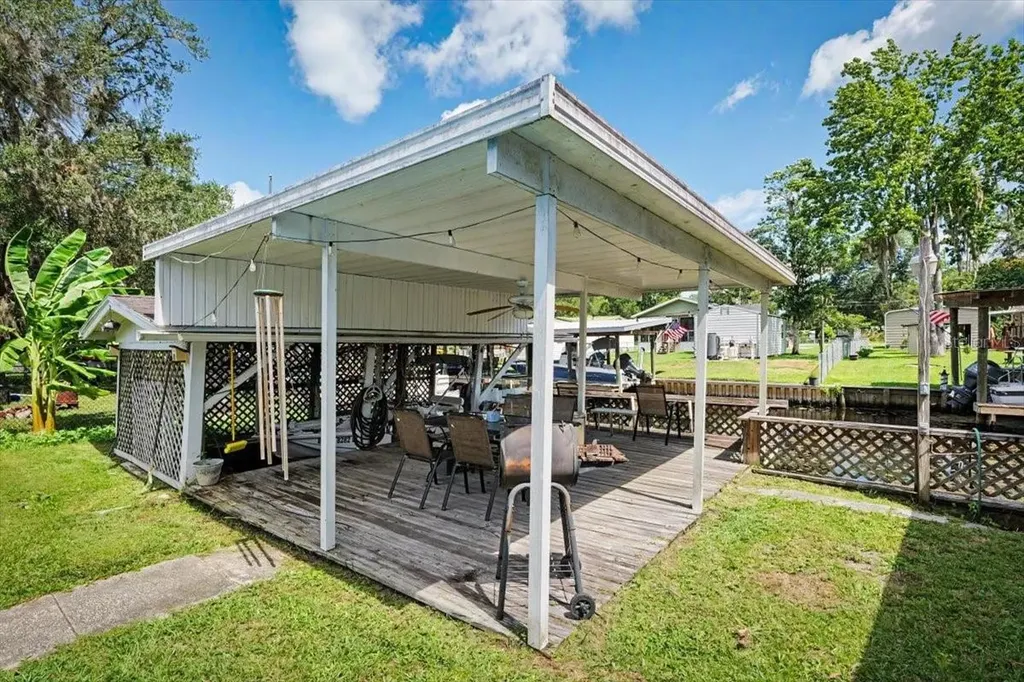 104 Edgewater Road Satsuma FL 32189