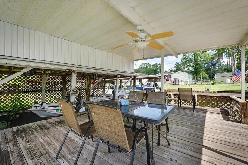104 Edgewater Road Satsuma FL 32189