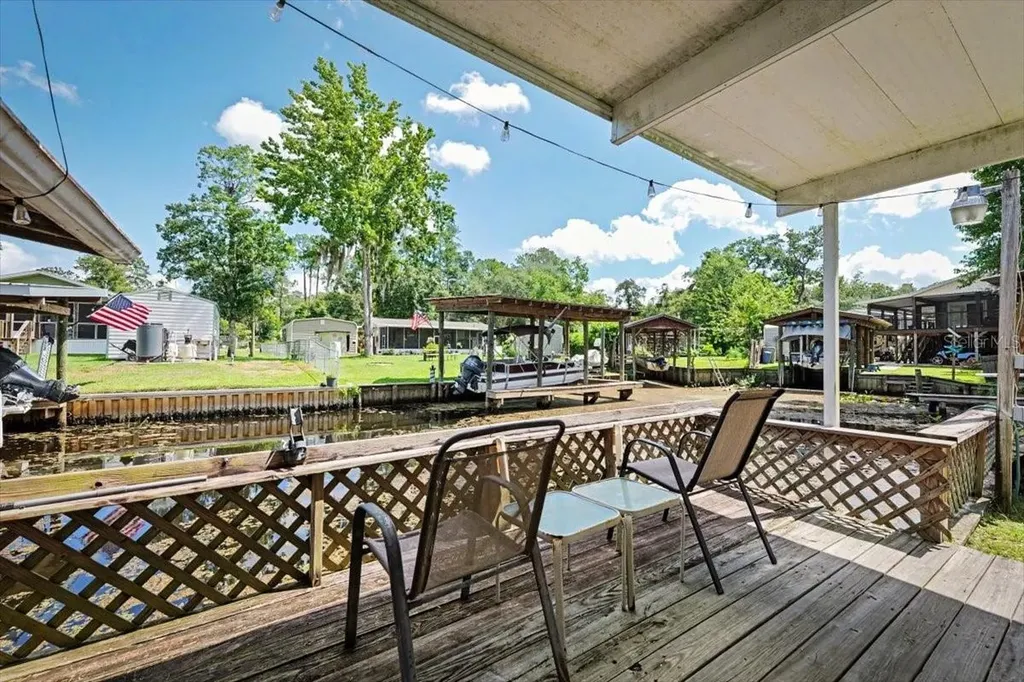 104 Edgewater Road Satsuma FL 32189