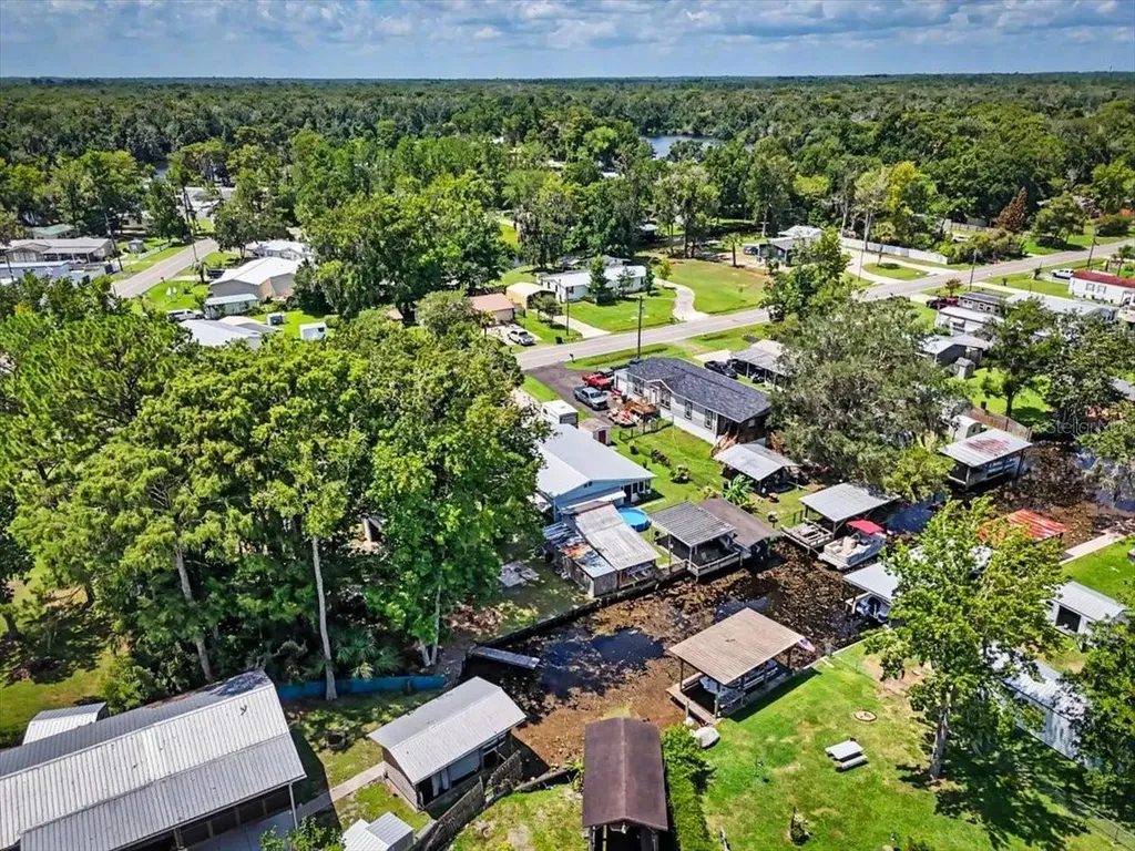 104 Edgewater Road Satsuma FL 32189