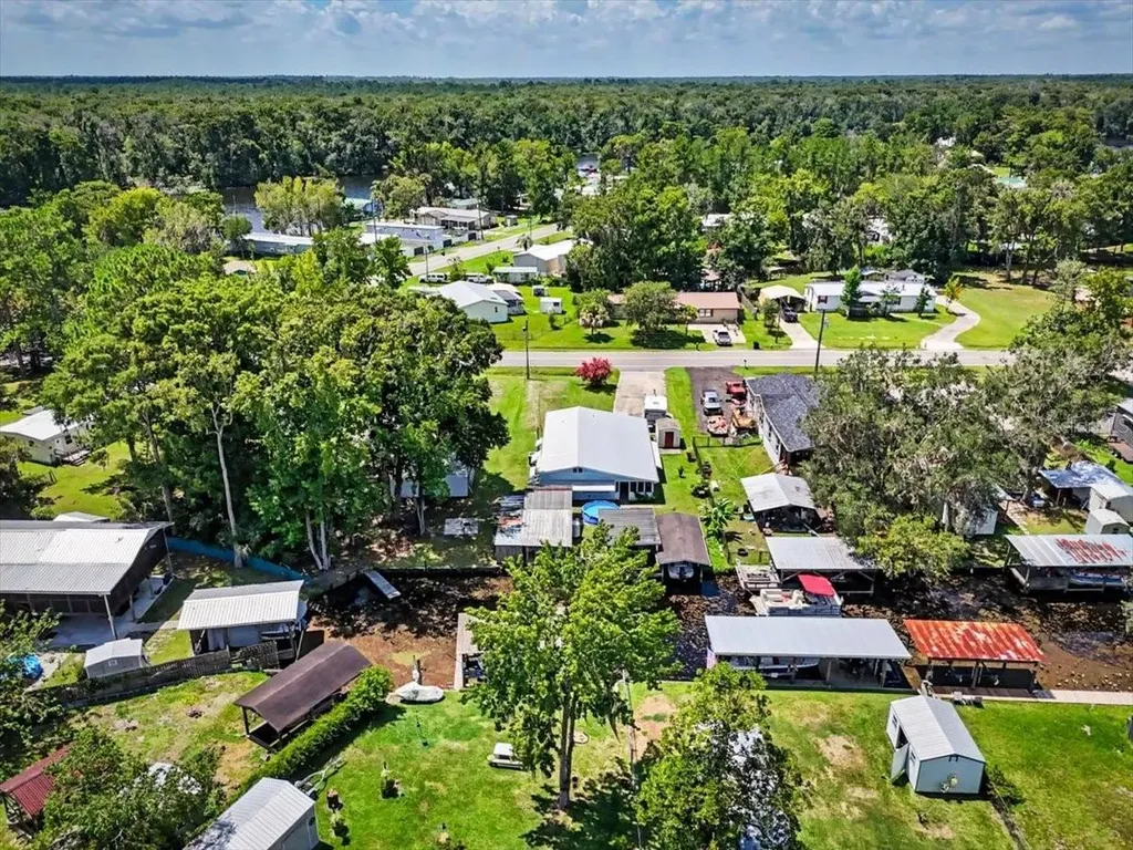 104 Edgewater Road Satsuma FL 32189