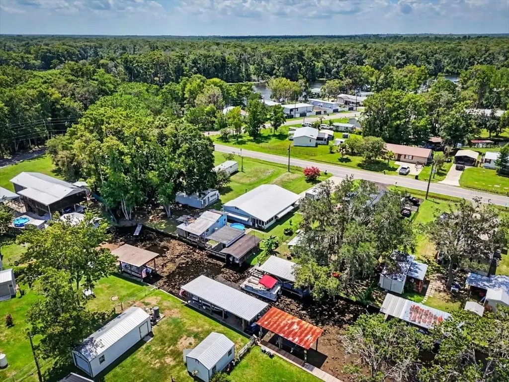 104 Edgewater Road Satsuma FL 32189
