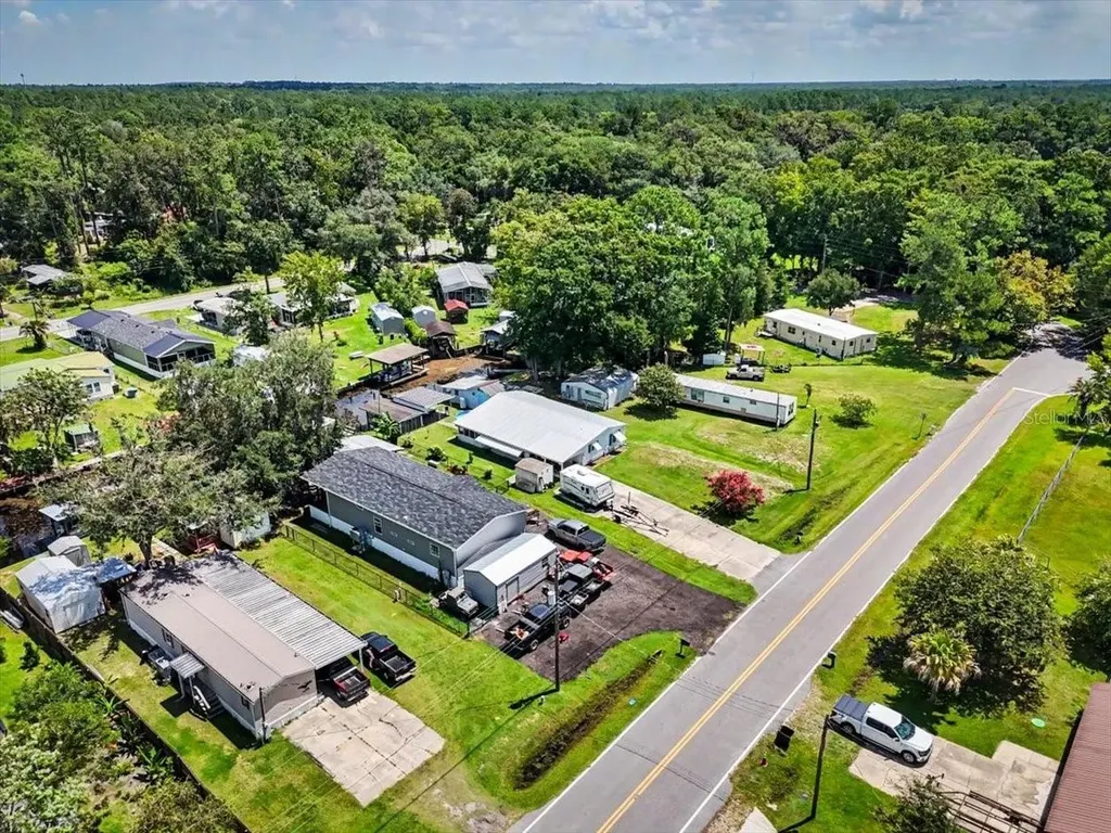 104 Edgewater Road Satsuma FL 32189