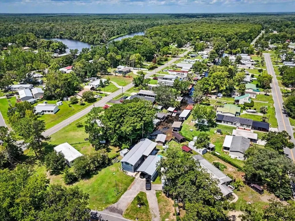 104 Edgewater Road Satsuma FL 32189