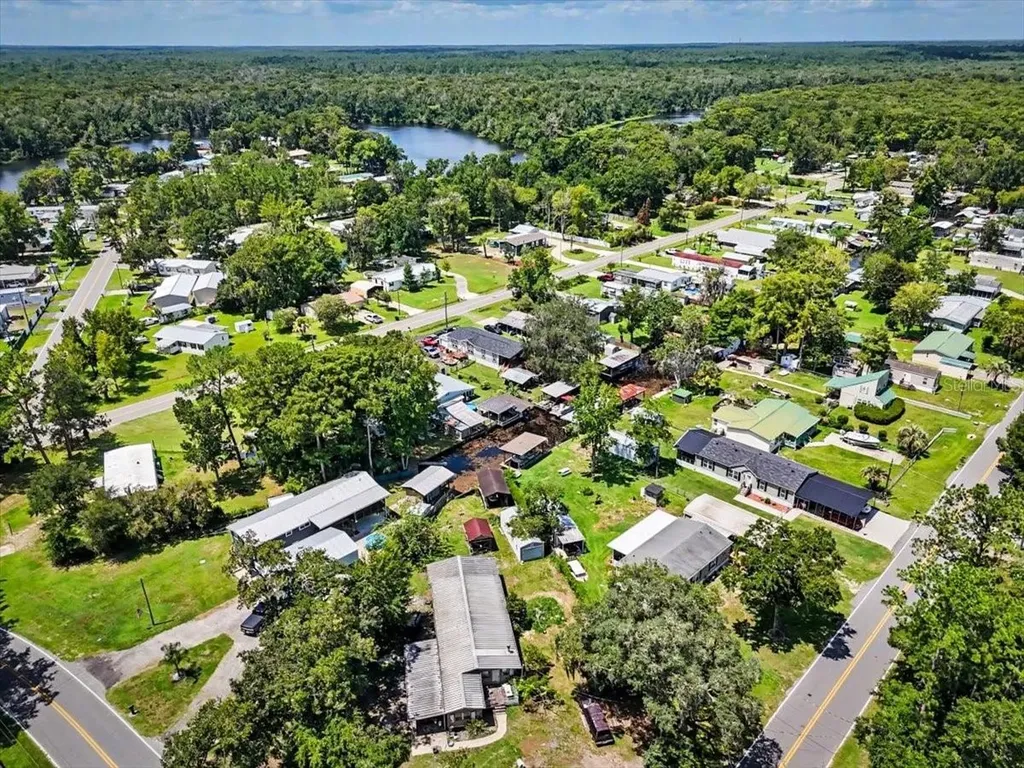 104 Edgewater Road Satsuma FL 32189