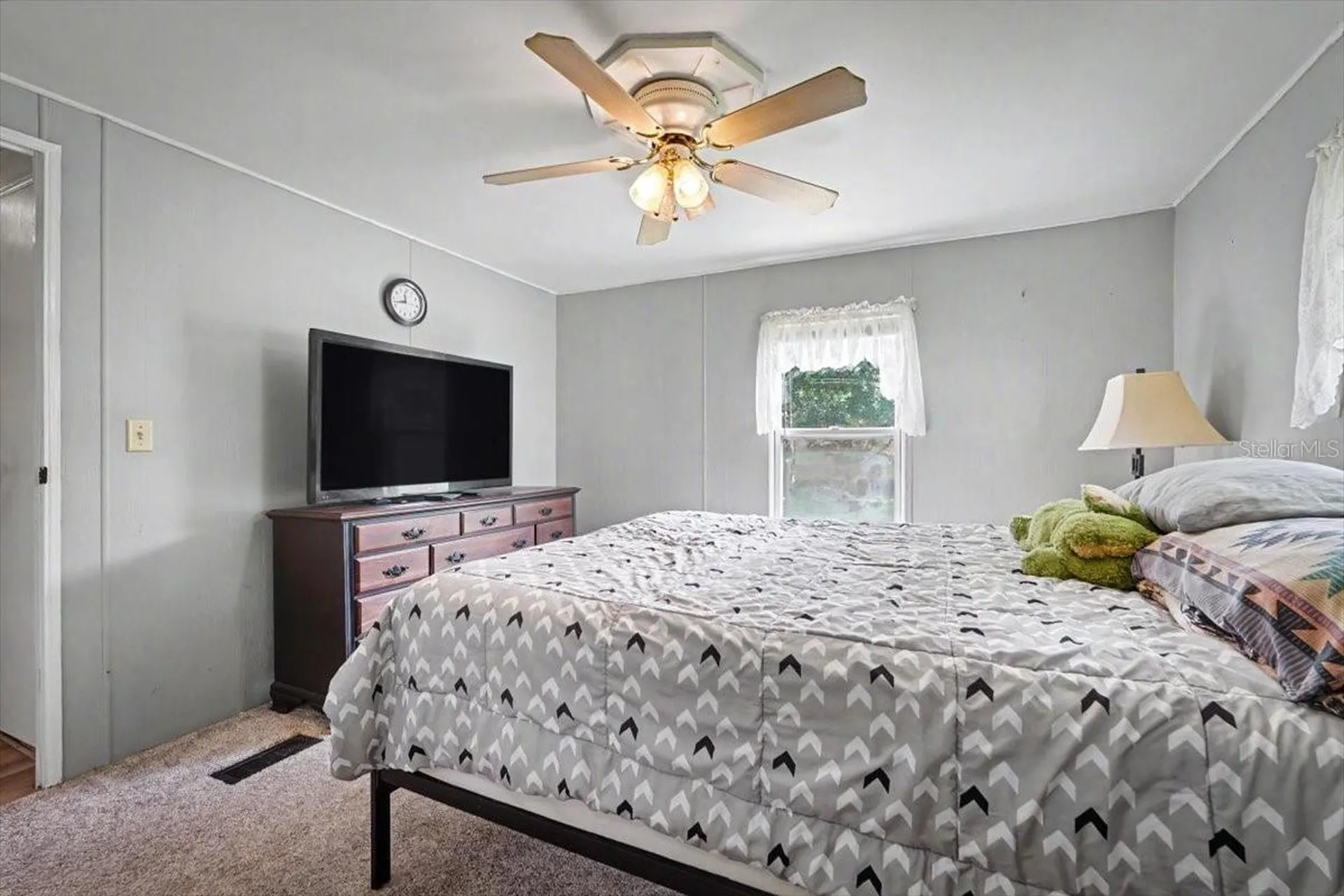 104 Edgewater Road Satsuma FL 32189