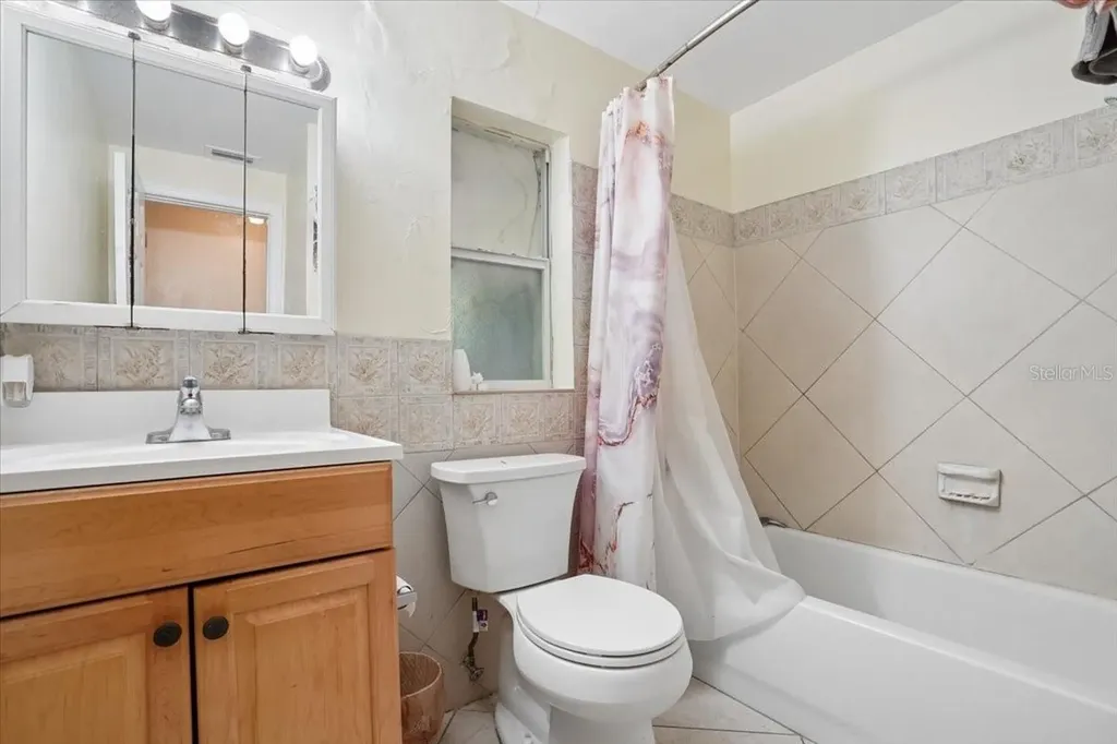 526 12th Avenue S St Petersburg FL 33701