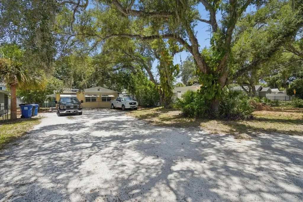 526 12th Avenue S St Petersburg FL 33701