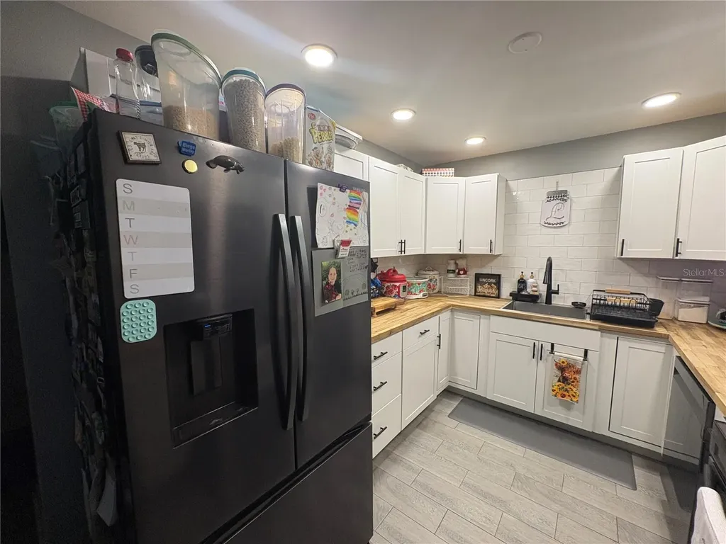 9216 N Abbot Drive Citrus Springs FL 34434