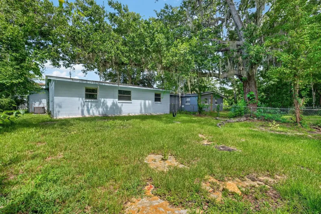 736 S Caroline Street Daytona Beach FL 32114
