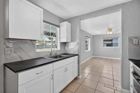 736 S Caroline Street Daytona Beach FL 32114