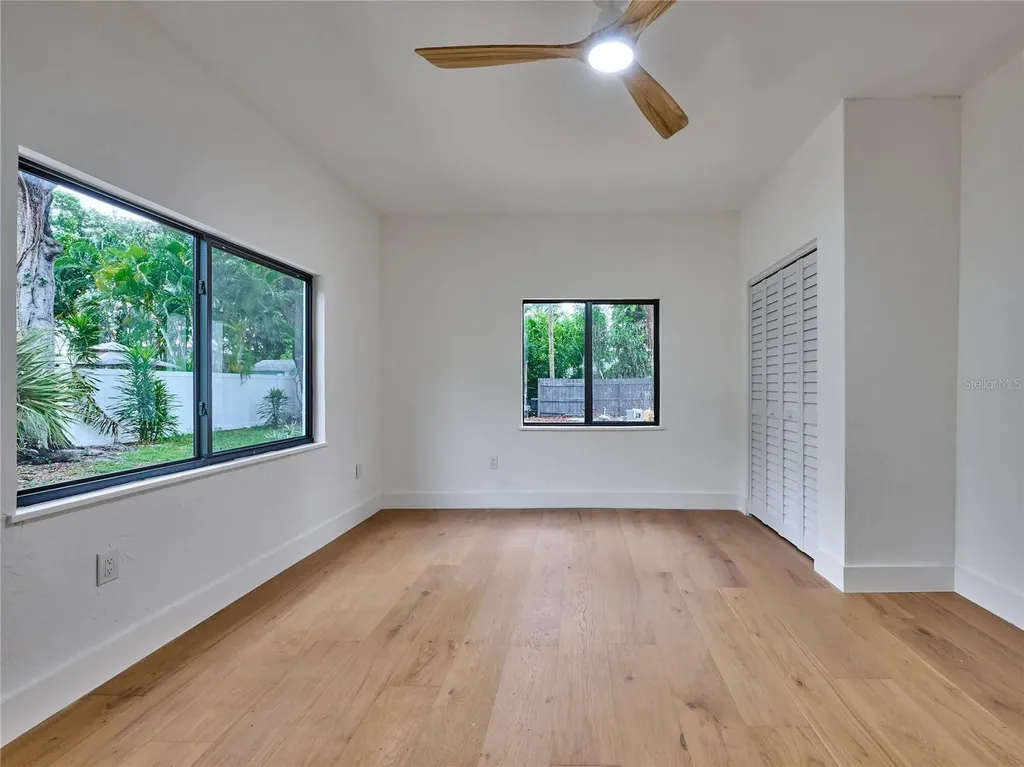 5209 2nd Avenue N St Petersburg FL 33710