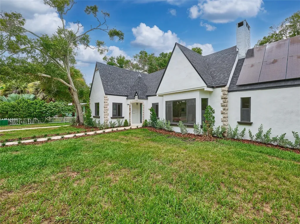 5209 2nd Avenue N St Petersburg FL 33710