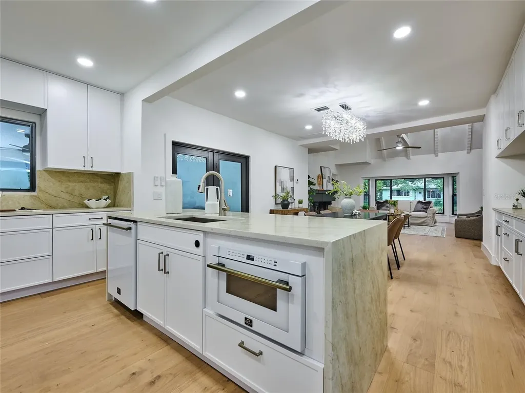5209 2nd Avenue N St Petersburg FL 33710