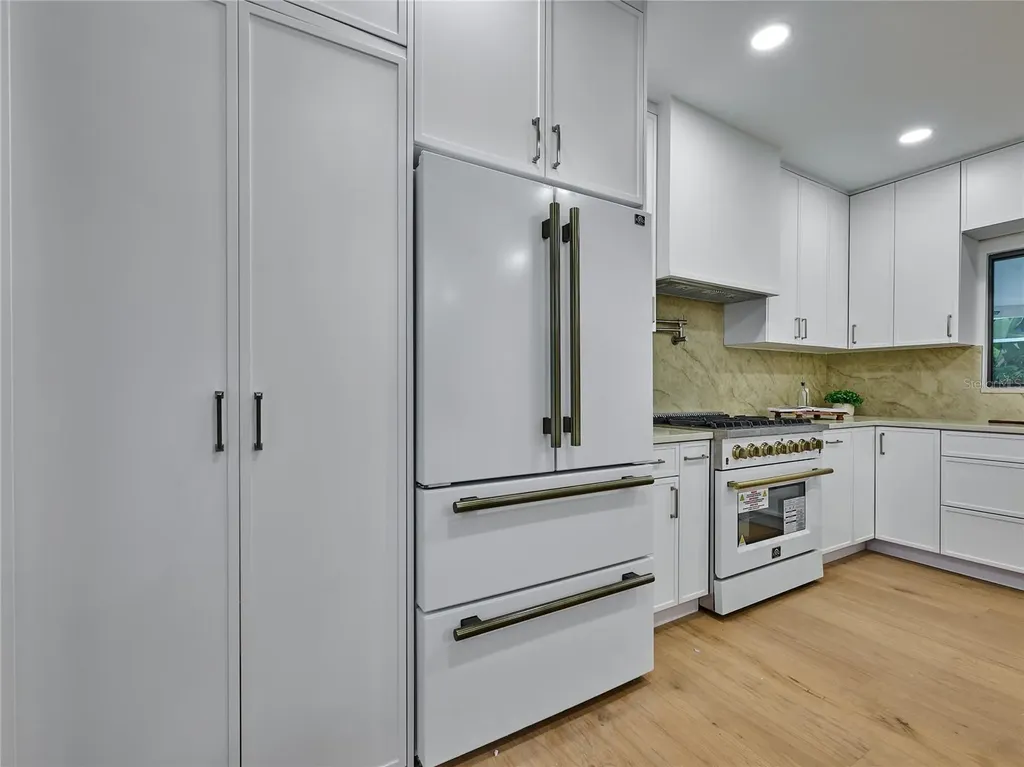 5209 2nd Avenue N St Petersburg FL 33710
