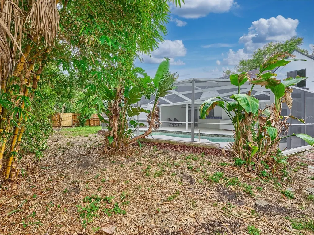 5209 2nd Avenue N St Petersburg FL 33710