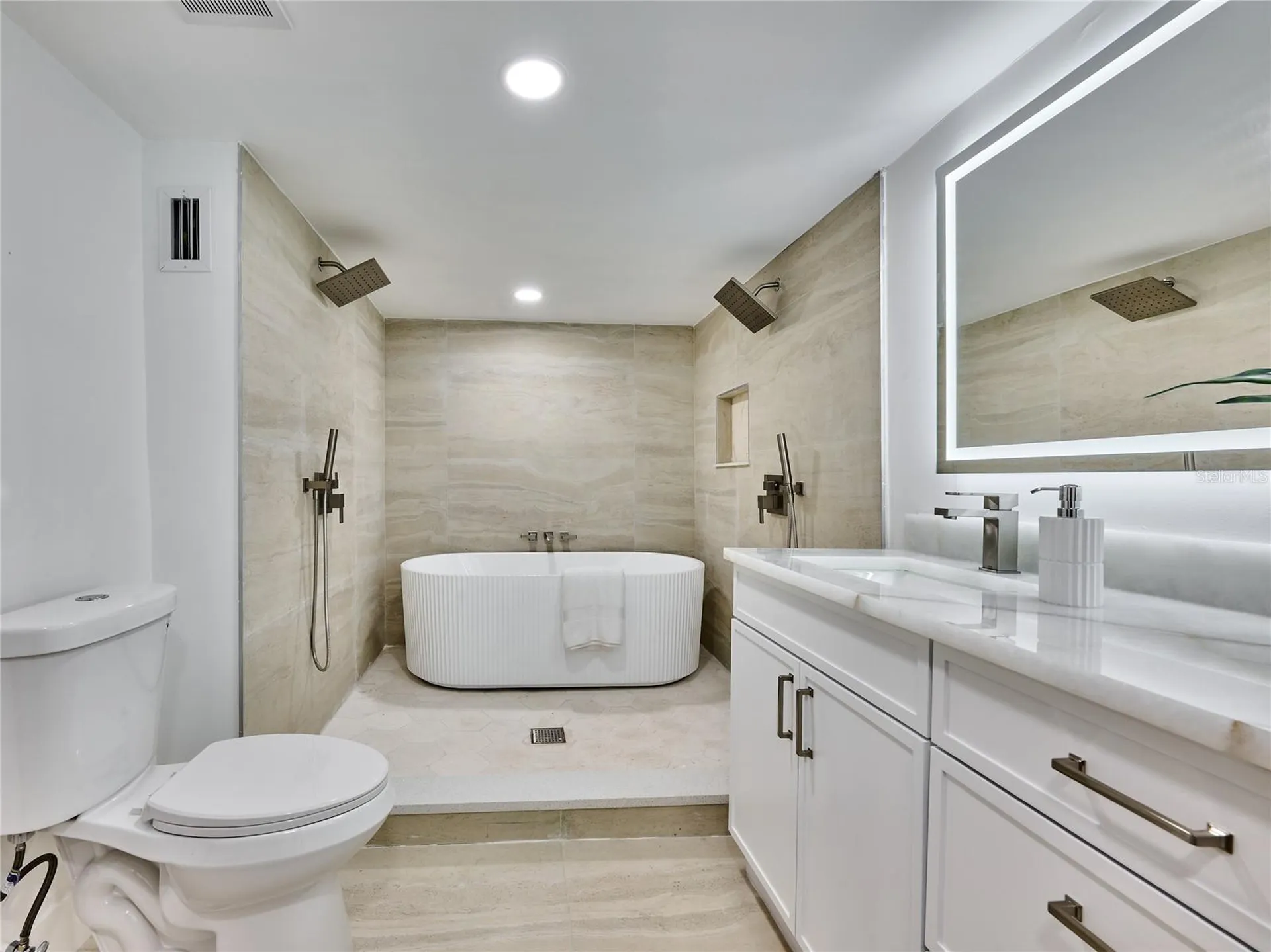 5209 2nd Avenue N St Petersburg FL 33710
