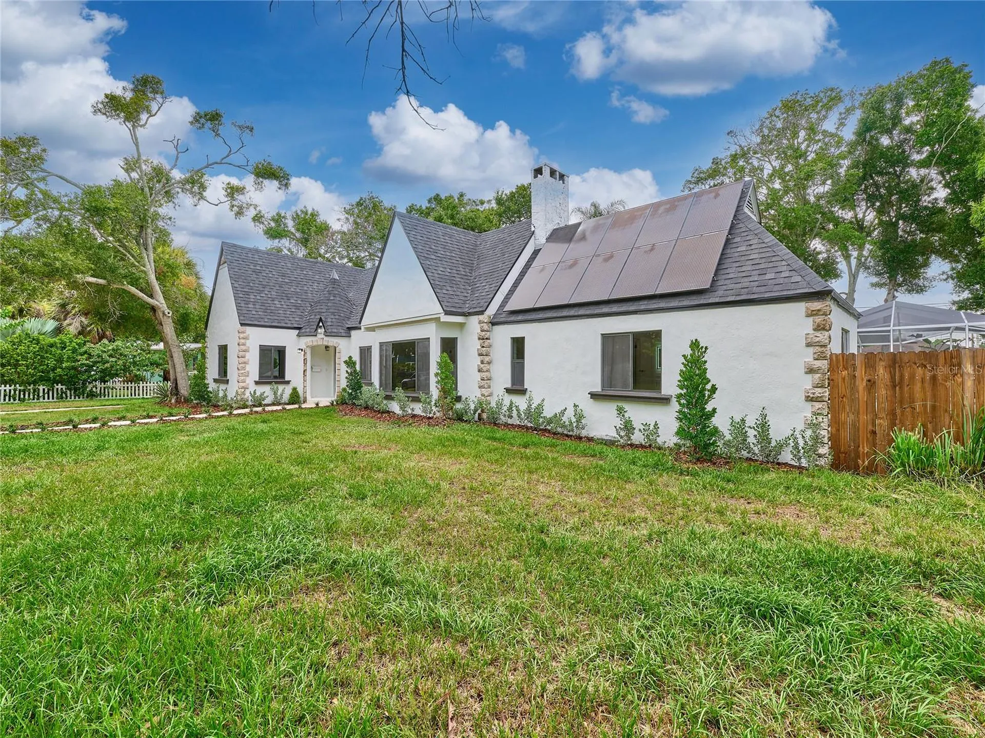 5209 2nd Avenue N St Petersburg FL 33710