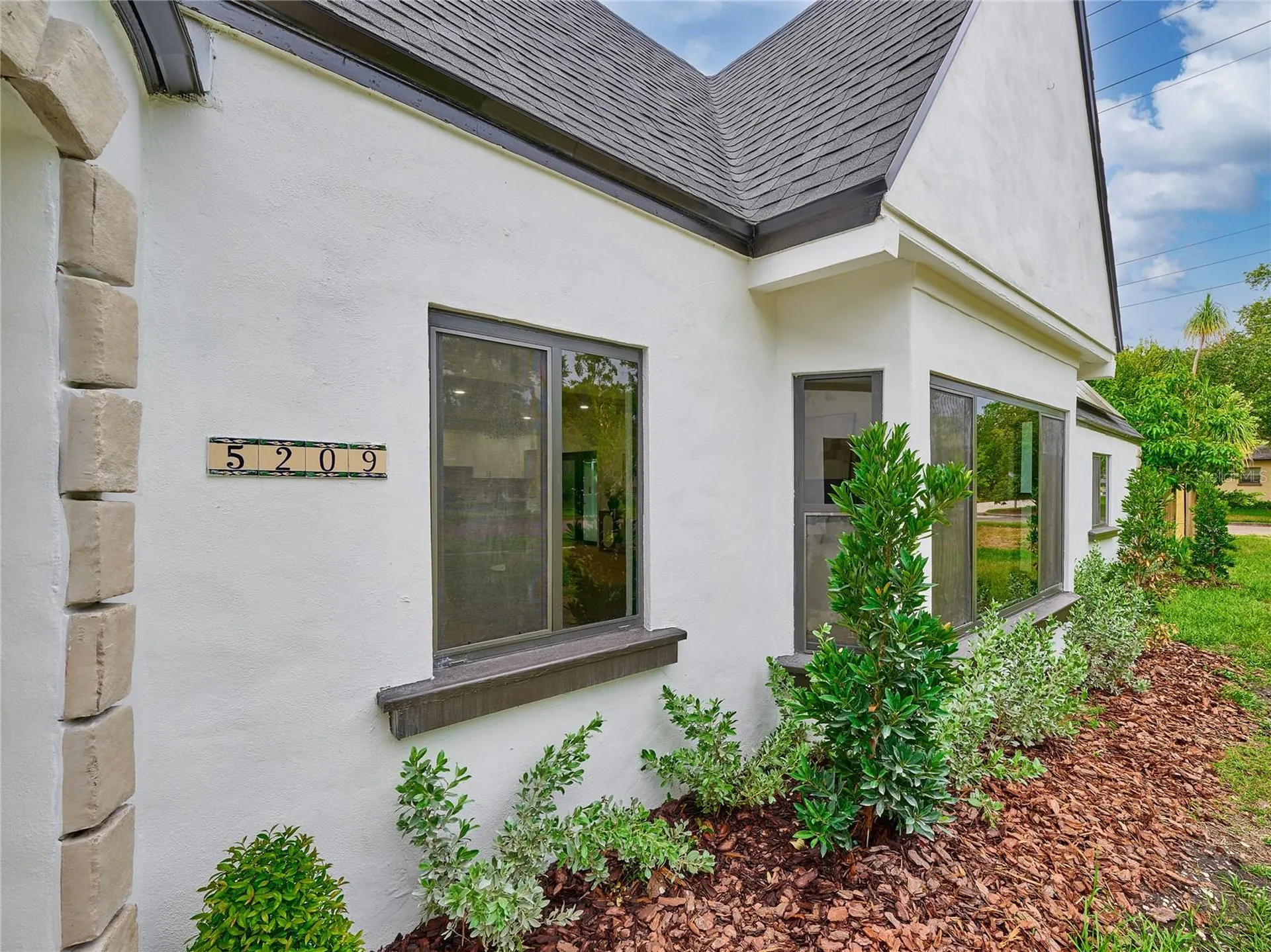 5209 2nd Avenue N St Petersburg FL 33710